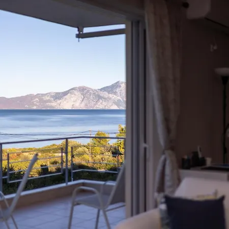 Ellie's House Theologos Lägenhet